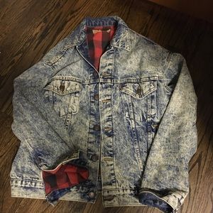 Acid washed Levi’s jean jacket